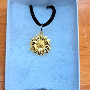 Yellow Gold Sunflower Necklace